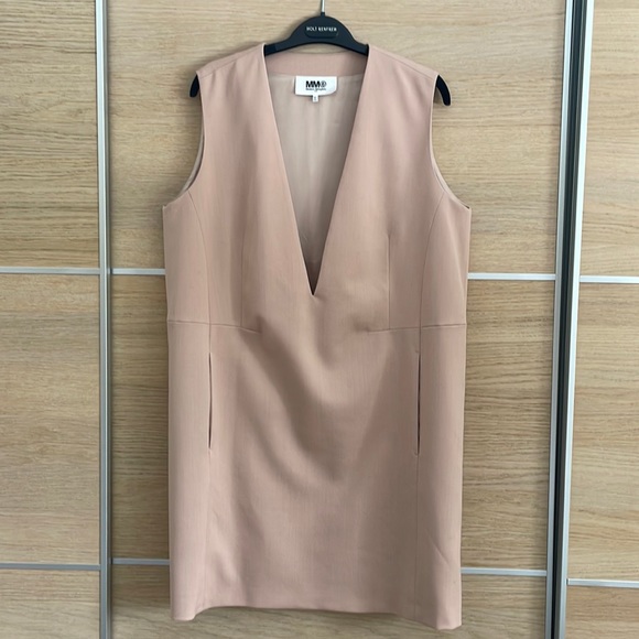 MM6 vneck sleeveless dress - Picture 2 of 7